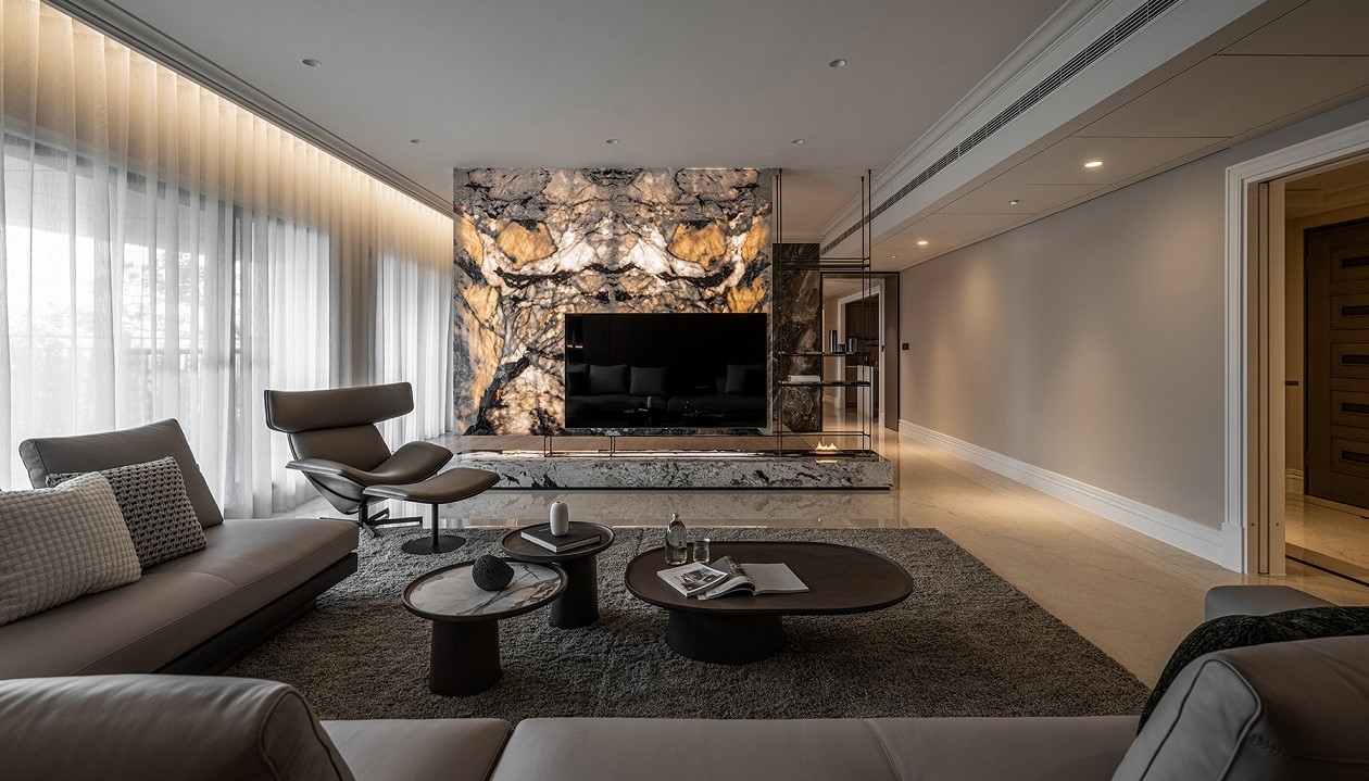 | J House |